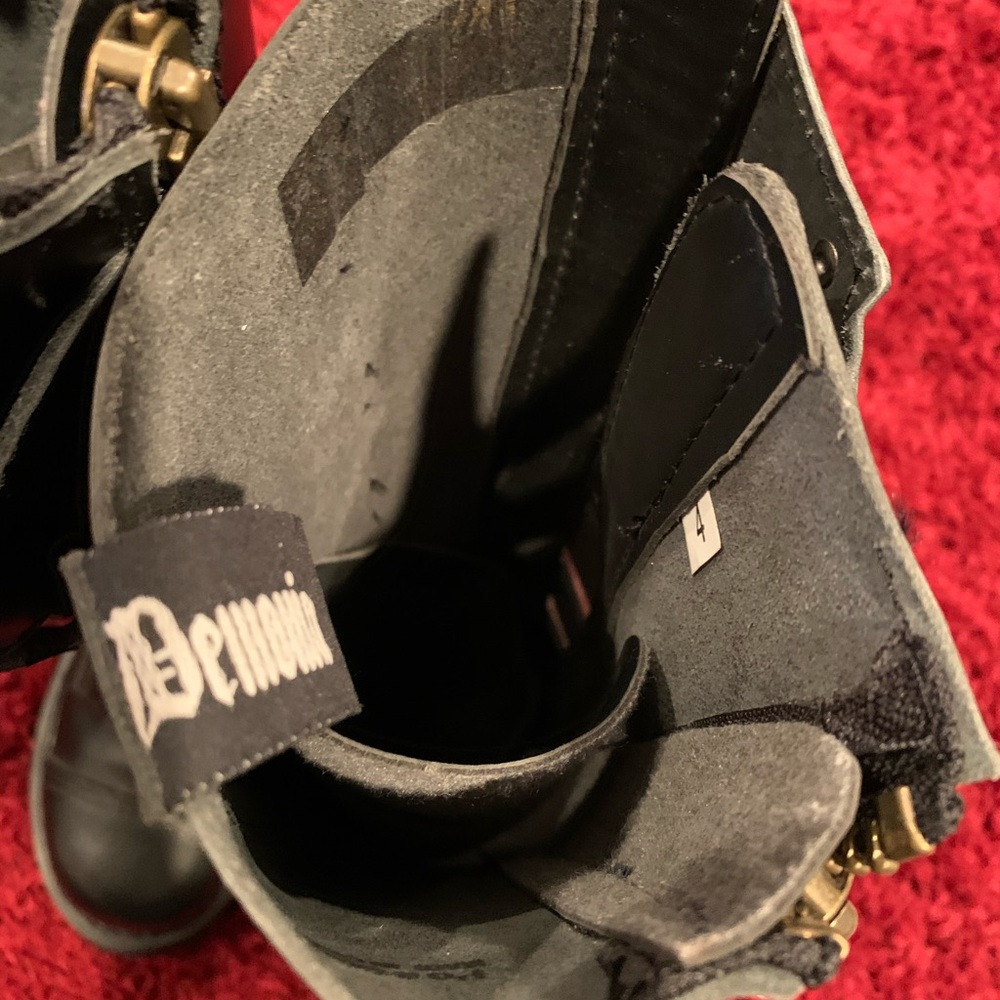 Demonia Riot 21MP Pleaser